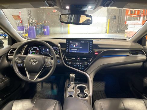 Used 2024 Toyota Camry XLE FWD image 15
