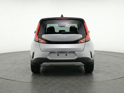 Used 2025 Kia Soul LX w/ LX Technology Package FWD image 7