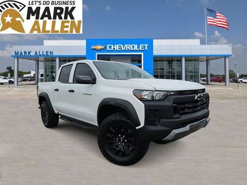 Used 2025 Chevrolet Colorado Trail Boss AWD/4WD image 1