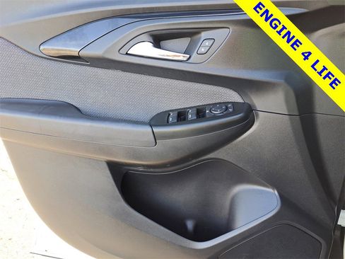 Used 2022 Chevrolet TrailBlazer LT w/ Convenience Package image 17