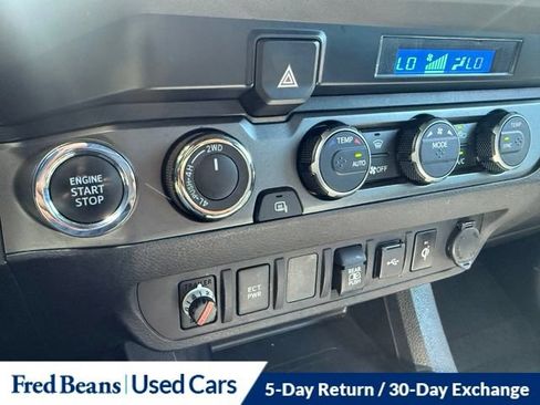 Used 2022 Toyota Tacoma TRD Off-Road AWD/4WD image 27
