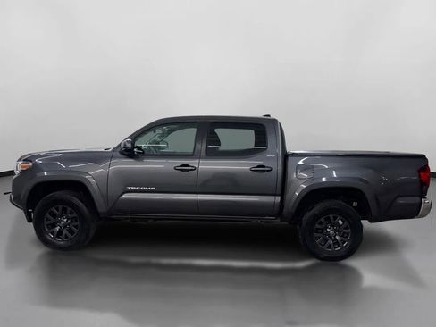 Used 2022 Toyota Tacoma SR5 AWD/4WD image 5