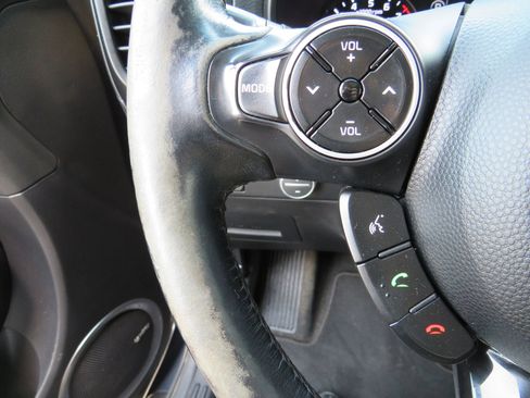 Used 2016 Kia Soul ! w/ Premium Package image 17