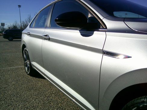 Used 2019 Volkswagen Jetta R-Line image 25