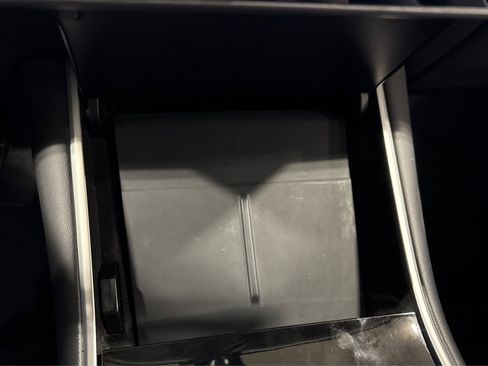 Used 2020 Tesla Model Y Long Range image 31