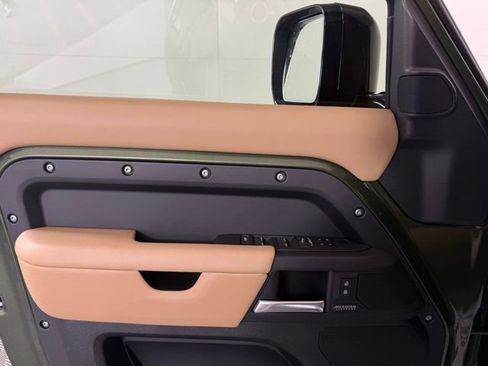 New 2026 Land Rover Defender 110 X-Dynamic SE image 26