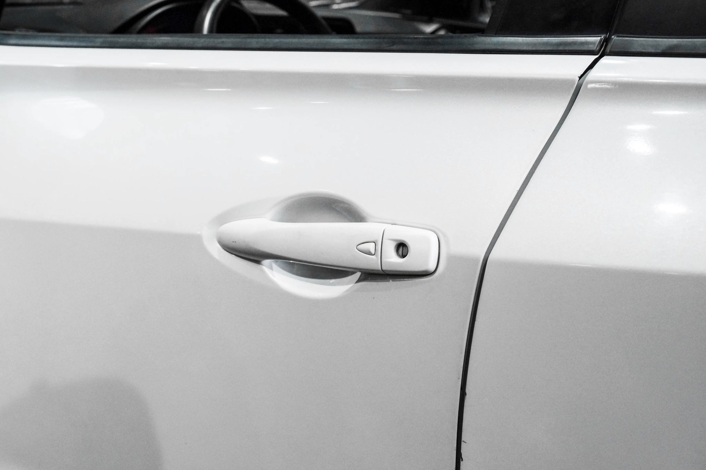 Used 2018 Nissan Kicks SV FWD image 30