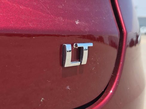Used 2025 Chevrolet Trax LT FWD image 11