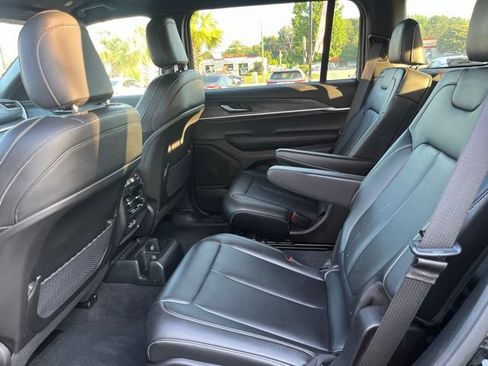 Used 2025 Jeep Grand Cherokee L Limited w/ Black Appearance Package RWD image 12