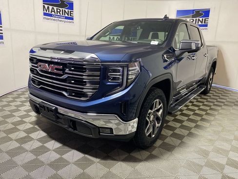 Used 2022 GMC Sierra 1500 SLT w/ SLT Convenience Package AWD/4WD image 11