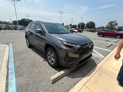 Used 2025 Toyota RAV4 XLE w/ Convenience Package FWD image 5