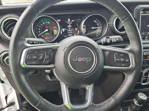 Used 2023 Jeep Wrangler Unlimited Sahara w/ Cold Weather Group image 8