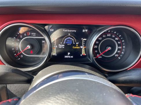 Used 2022 Jeep Gladiator Rubicon w/ LED Lighting Group AWD/4WD image 17