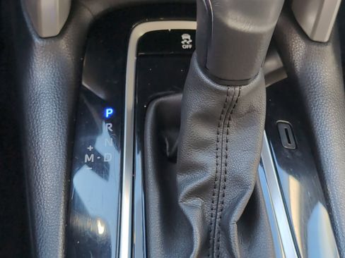 Certified 2024 Toyota Corolla Cross XLE image 26