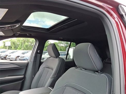 New 2025 Jeep Grand Cherokee 4WD image 10