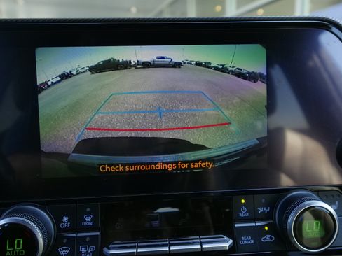 Used 2023 Toyota Highlander XSE AWD/4WD image 33