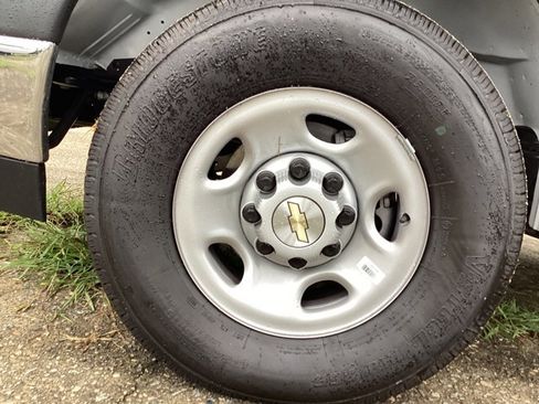 New 2025 Chevrolet Express 3500 w/ Power Convenience Package image 9