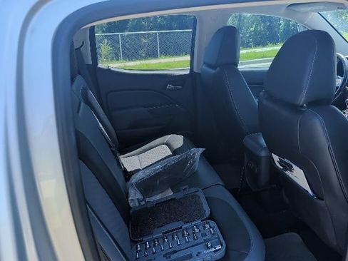 Used 2017 Chevrolet Colorado Z71 AWD/4WD image 10