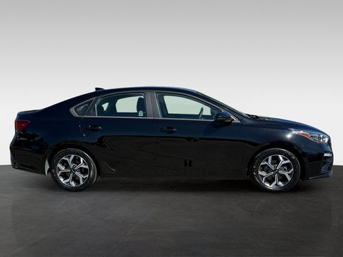 Used 2021 Kia Forte LXS FWD image 4