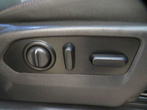 Used 2021 GMC Sierra 1500 AT4 w/ AT4 Value Package AWD/4WD image 27