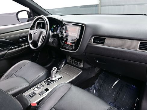 Used 2019 Mitsubishi Outlander GT image 14