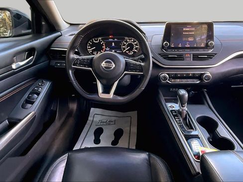 Used 2021 Nissan Altima 2.5 SR w/ SR Premium Package FWD image 6