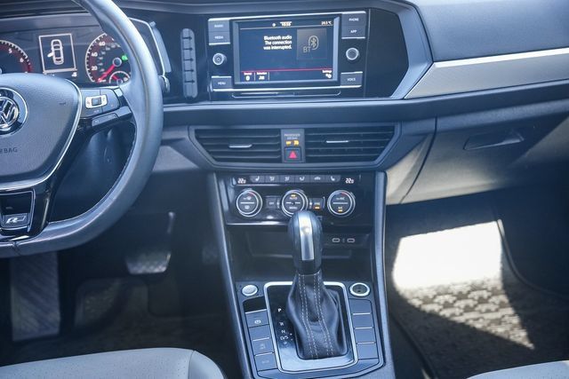 Used 2021 Volkswagen Jetta R-Line FWD image 16