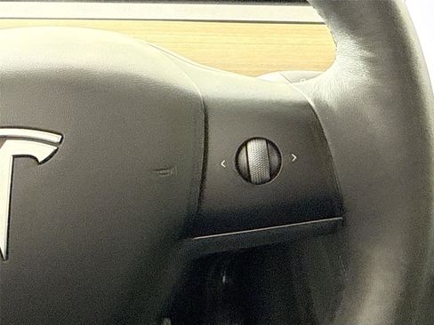 Used 2024 Tesla Model Y Long Range image 18