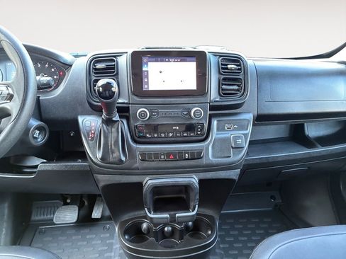 Used 2024 RAM ProMaster 2500 w/ Convenience Group image 11