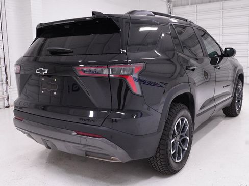 Used 2025 Chevrolet Equinox ACTIV w/ Safety and Technology Package FWD image 5