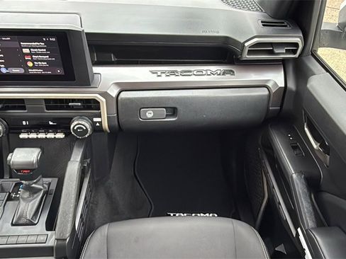 Used 2025 Toyota Tacoma TRD Sport image 30