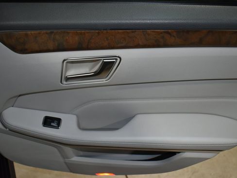 Used 2014 Mercedes-Benz E 350 Sedan image 40