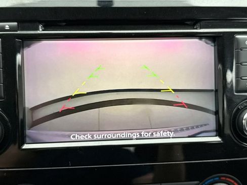 Used 2018 Nissan Rogue S AWD/4WD image 15