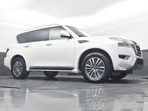 Used 2024 Nissan Armada SL w/ Captain's Chairs Package RWD image 21