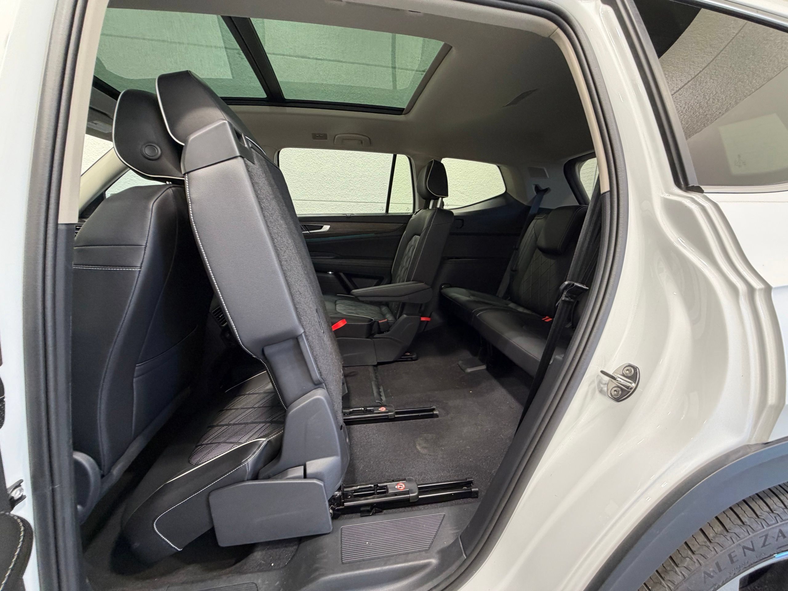 New 2025 Volkswagen Atlas SEL Premium R-Line AWD/4WD image 23