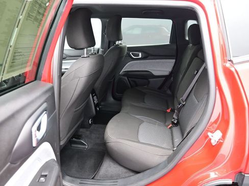 Used 2023 Jeep Compass Sport image 15