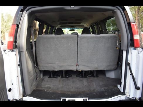Used 2015 Chevrolet Express 2500 LT w/ LT Preferred Equipment Group RWD image 19