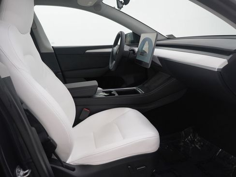 Used 2025 Tesla Model Y Long Range image 13