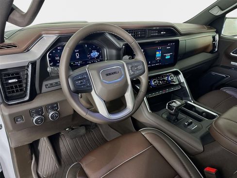 Certified 2025 GMC Sierra 1500 Denali w/ Denali Reserve Package AWD/4WD image 9