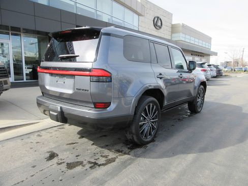 Used 2026 Lexus GX 550 w/ Cold Area Package image 9