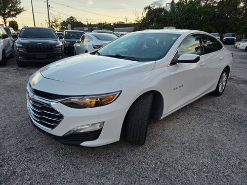 Used 2019 Chevrolet Malibu LT image 3