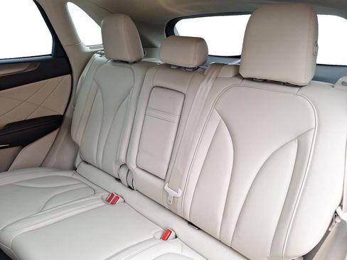 Used 2018 Lincoln MKC Premiere image 11