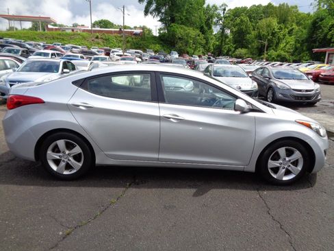 Used 2013 Hyundai Elantra GLS image 4