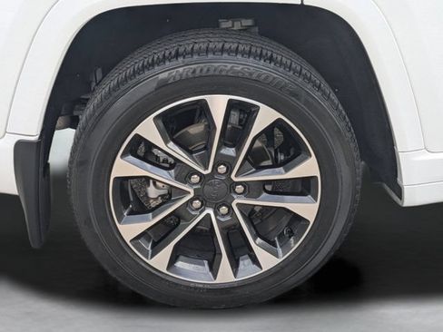 Used 2023 Jeep Grand Cherokee Overland AWD/4WD image 27