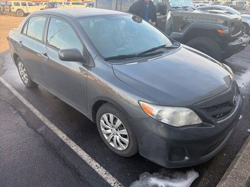 Used 2012 Toyota Corolla LE image 2