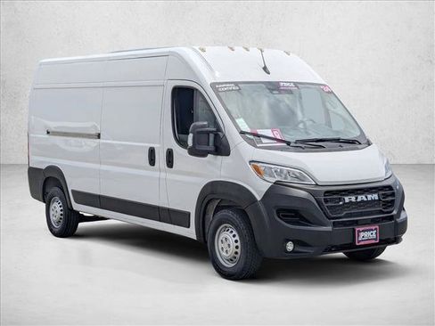 Used 2024 RAM ProMaster 2500 w/ Convenience Group FWD image 3