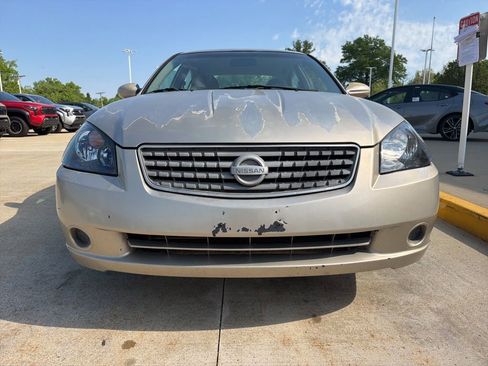 Used 2005 Nissan Altima 2.5 S w/ (F01) Convenience Pkg FWD image 2