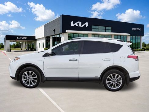 Used 2018 Toyota RAV4 Limited AWD/4WD image 8