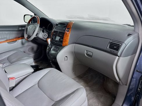 Used 2009 Toyota Sienna XLE Limited AWD/4WD image 28