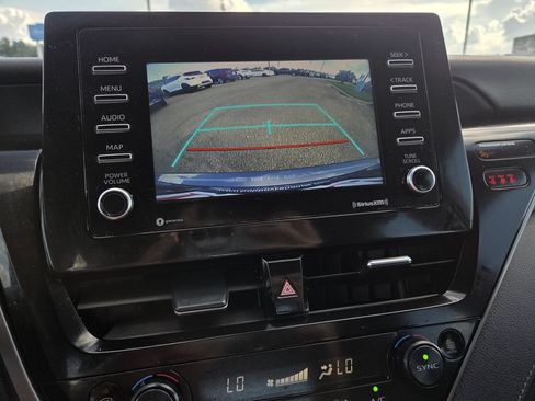 Used 2022 Toyota Camry LE w/ Carpet Mat Package (TMS) FWD image 8